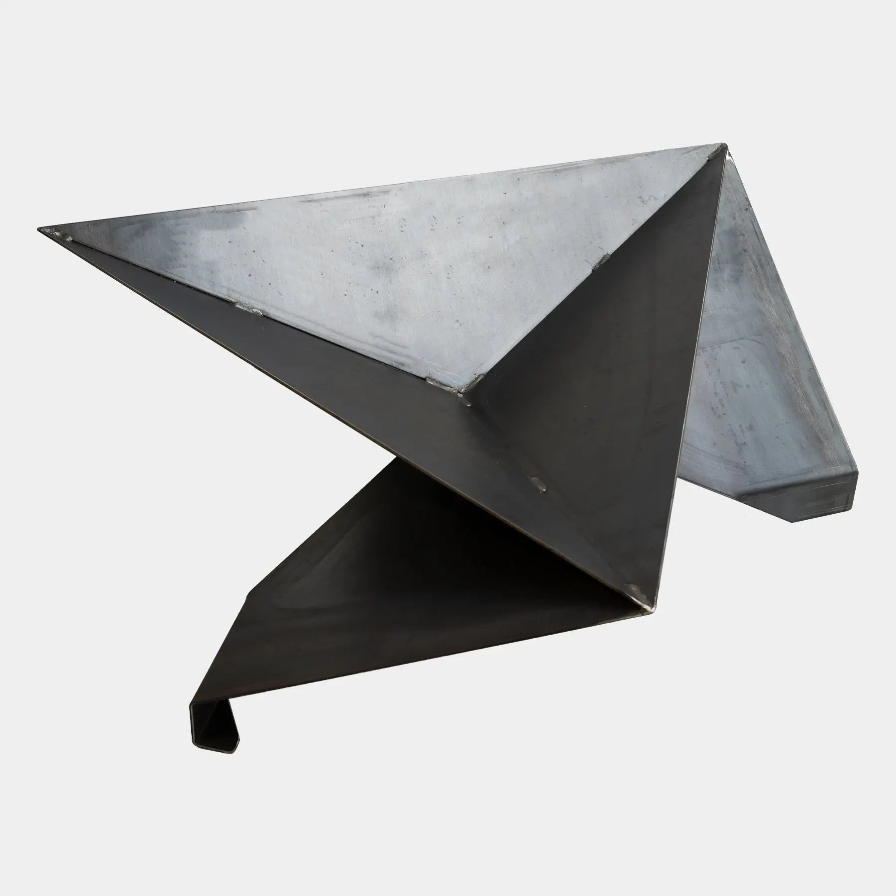dreieckige Feuerschale aus Corten-Stahl - Stahlerleben - Interior Design